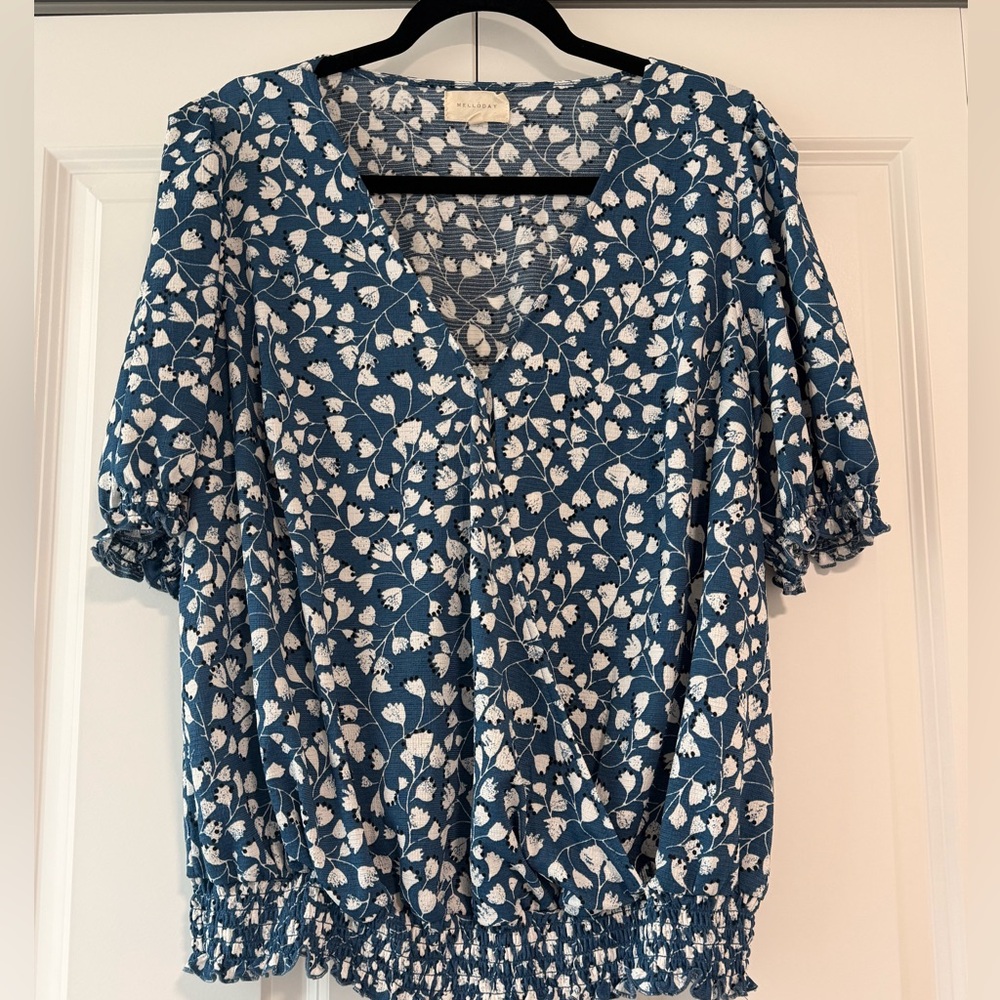 Melloday Blue and Whiteand Blue Floral Blouse Size XL with elastic waist